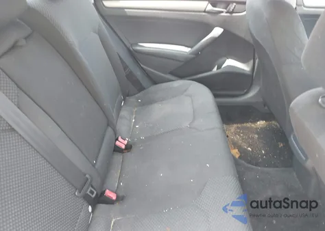 2013 Volkswagen Passat 2.5L S z USA, uszkodzony, nr VIN 1VWAP7A3XDC028293